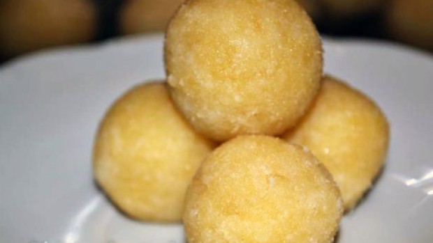 Raw mandlové kuličky